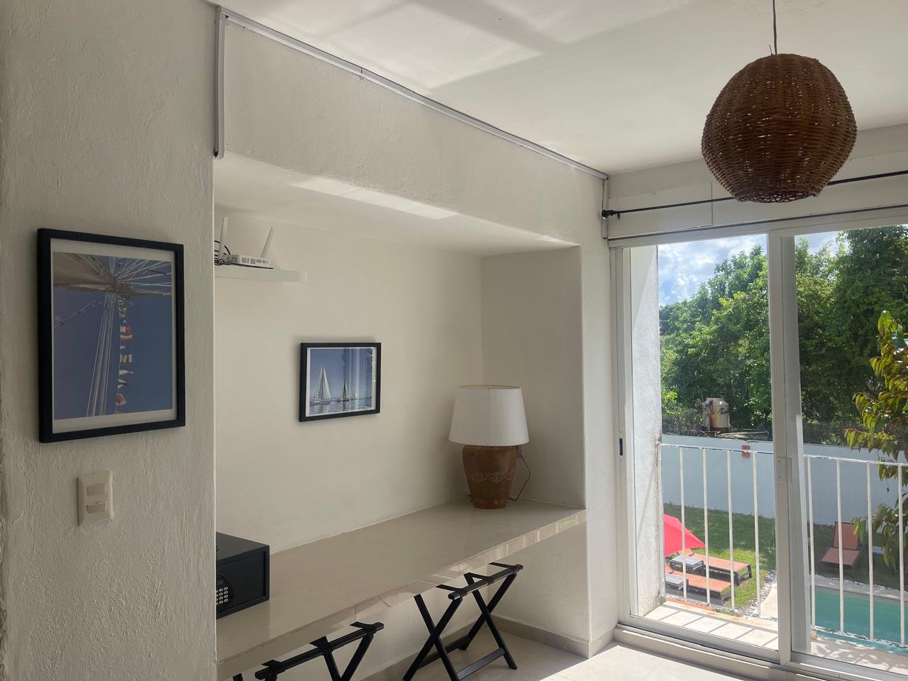 Luxury Pool House 15 min away from the Beach banner 1