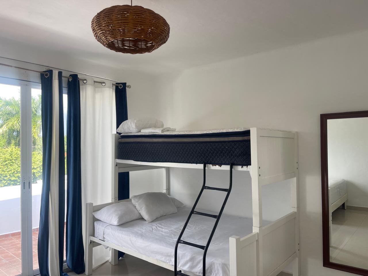 Luxury Pool House 15 min away from the Beach banner 10