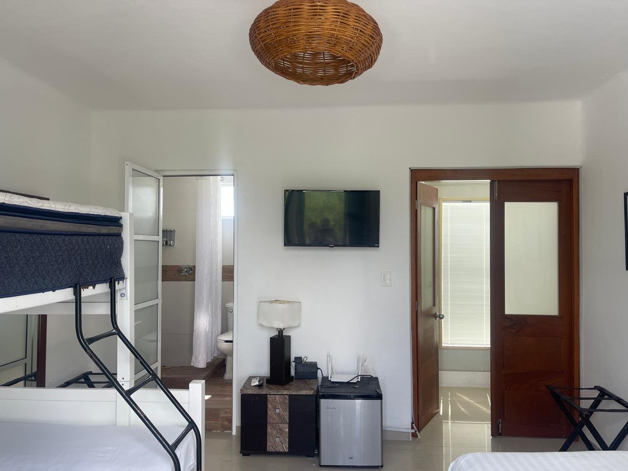 Luxury Pool House 15 min away from the Beach banner 7