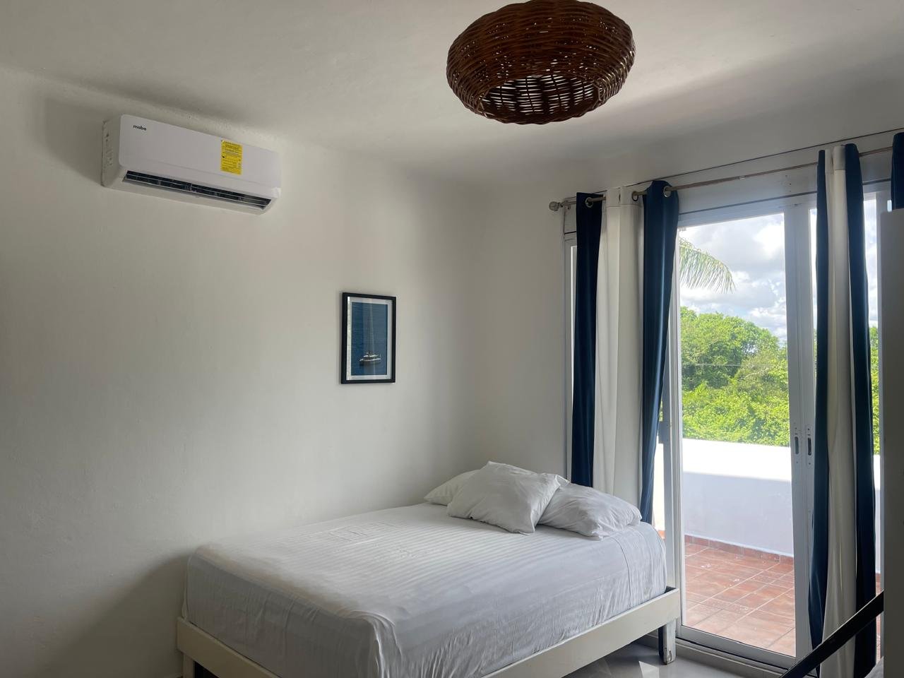 Luxury Pool House 15 min away from the Beach banner 12