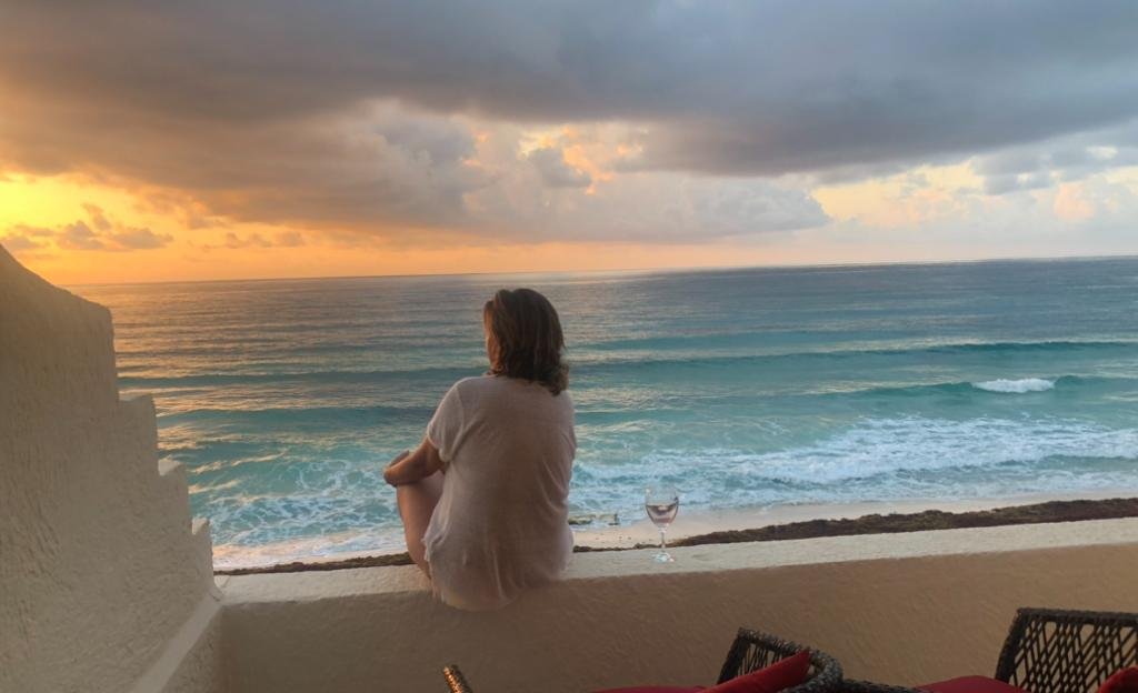 Recently remodeled studio by the sea. 4103 banner 1