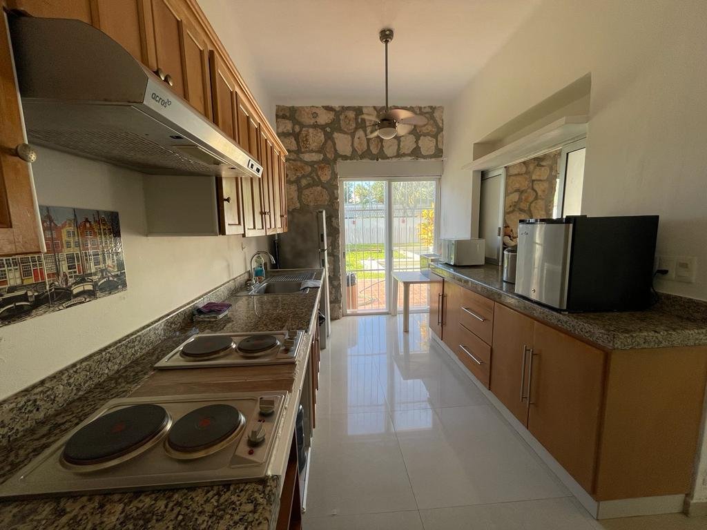 Luxury Pool House 15 min away from the Beach banner 17