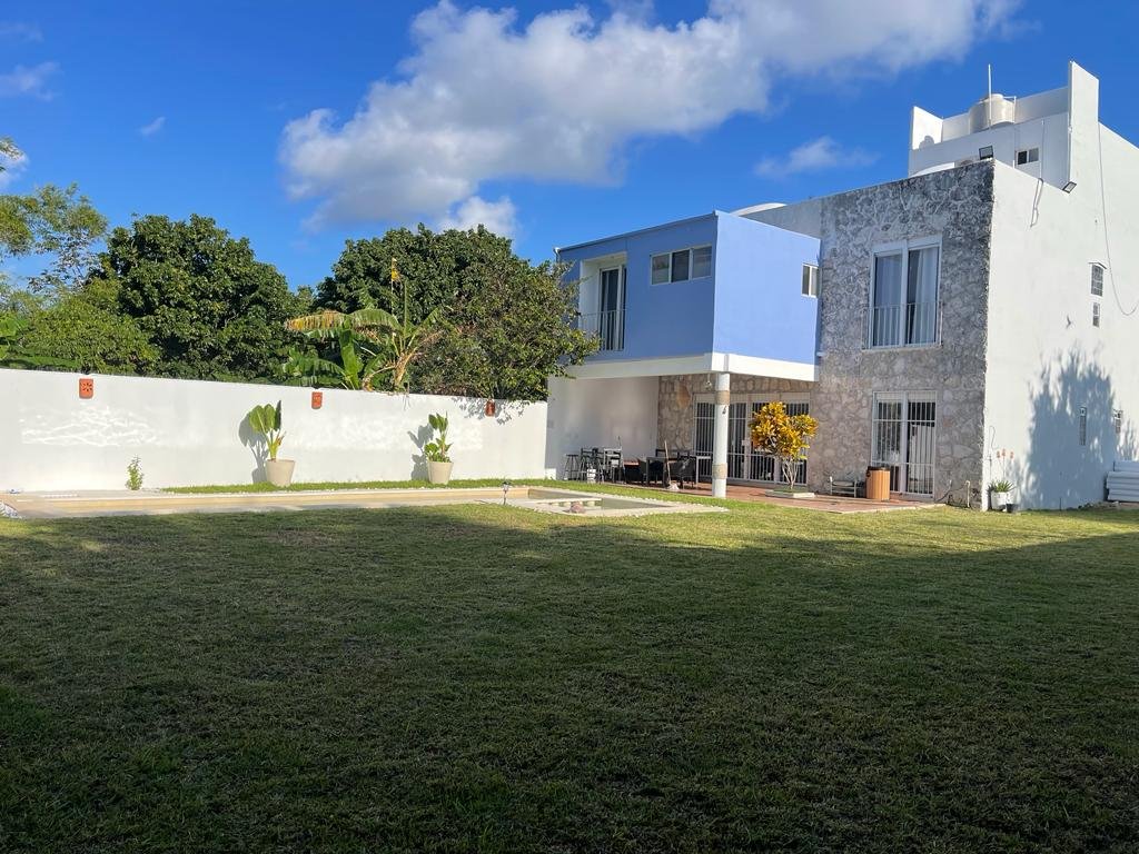 Luxury Pool House 15 min away from the Beach banner 22