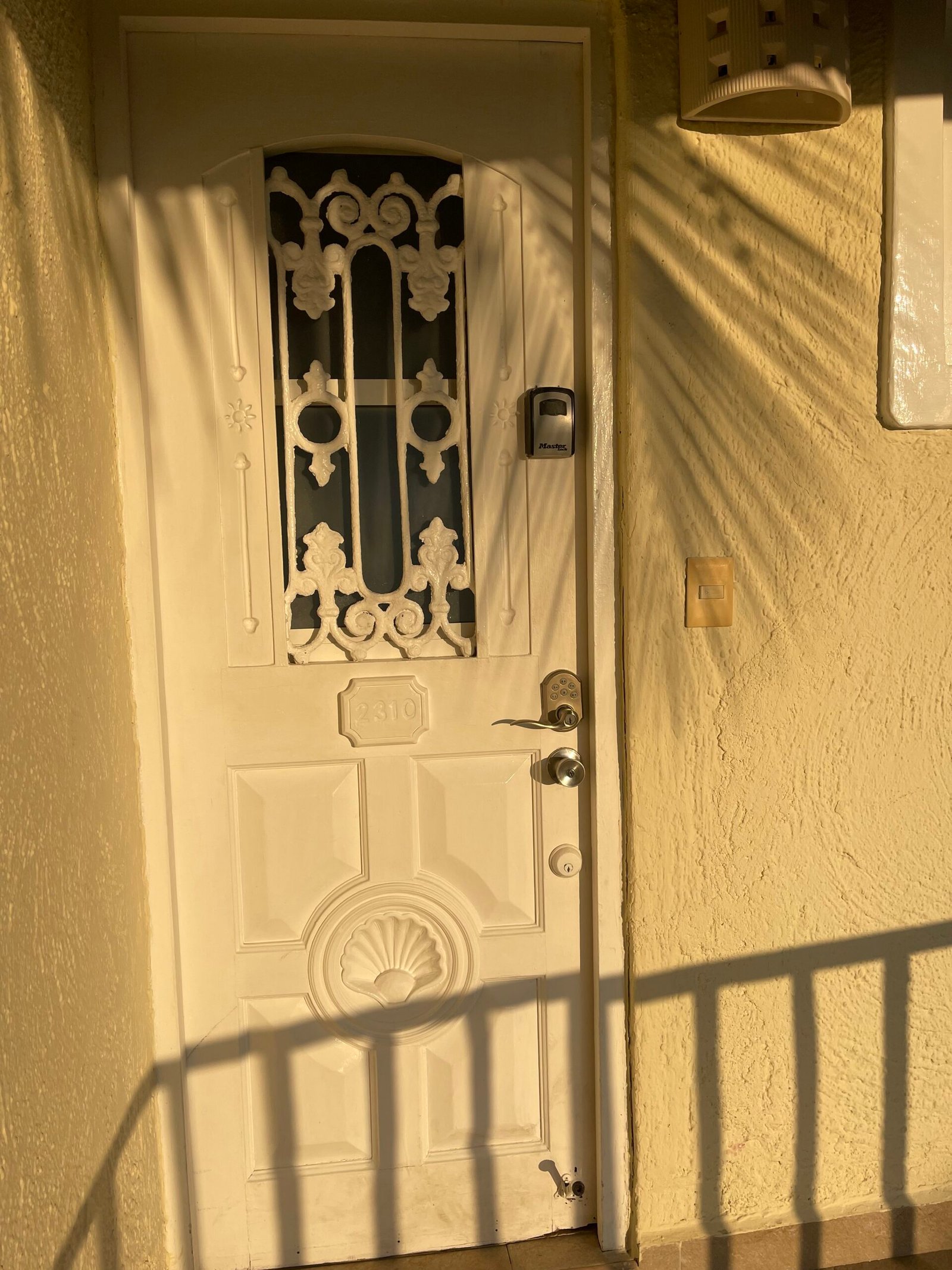 Beachfront studio, sea views. 2310 banner 11