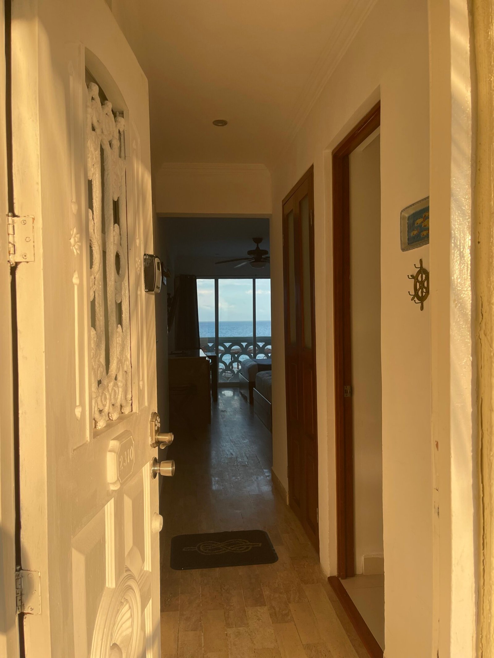 Beachfront studio, sea views. 2310 banner 10