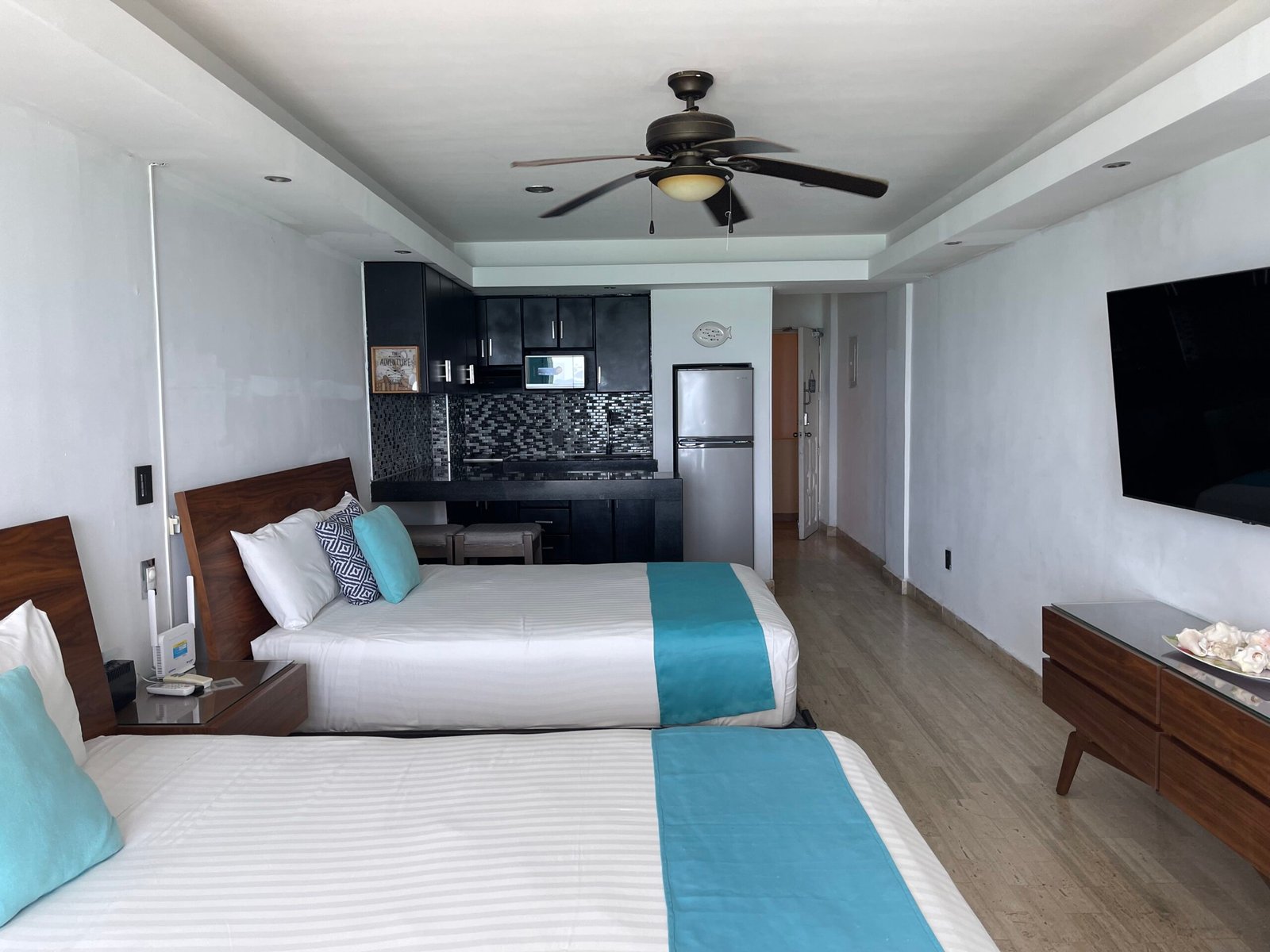 Recently remodeled studio by the sea. 4103 banner 0