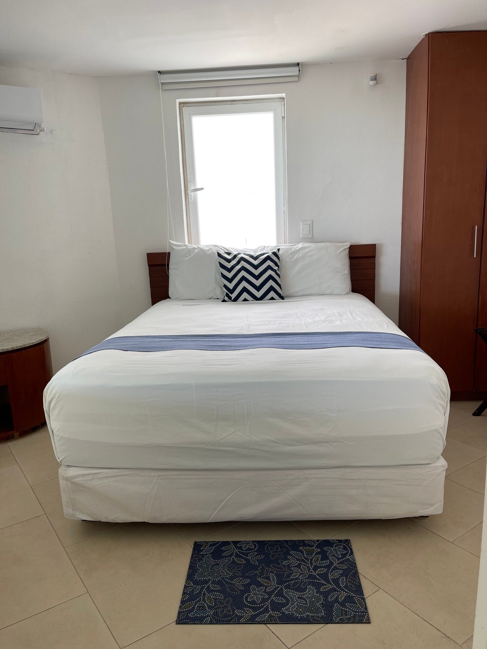 Newly remodel Luxury Suite. Ocean front4105 banner 5