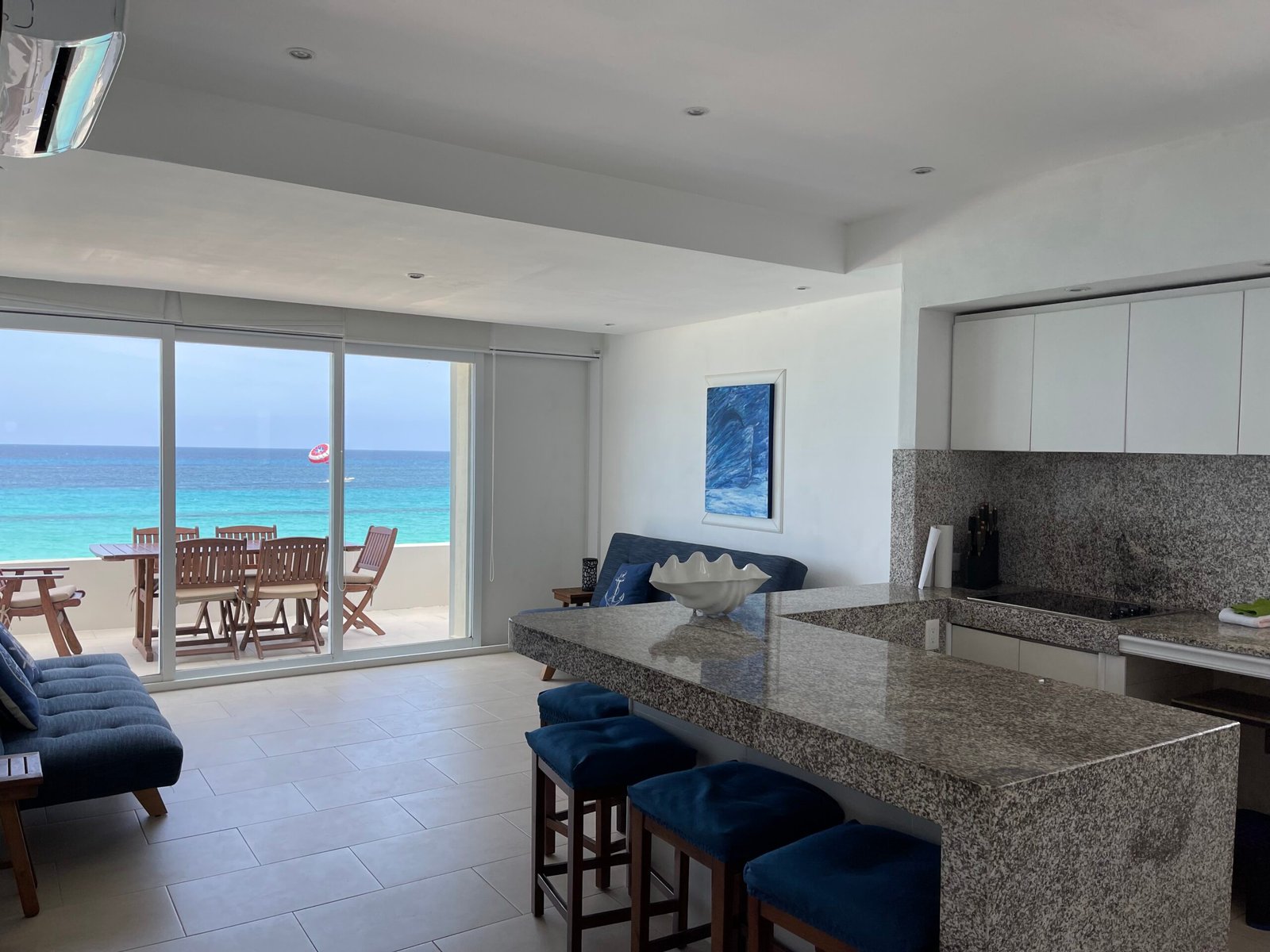 Newly remodel Luxury Suite. Ocean front4105 banner 23