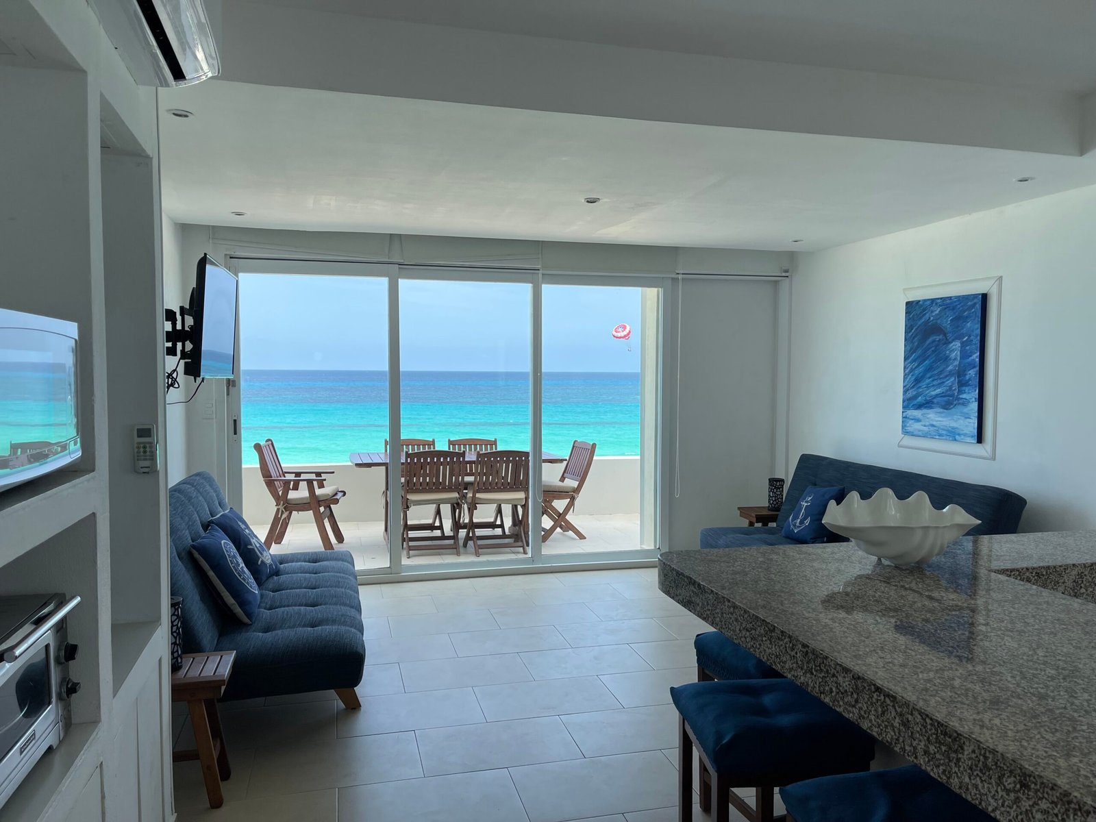 Newly remodel Luxury Suite. Ocean front4105 banner 14