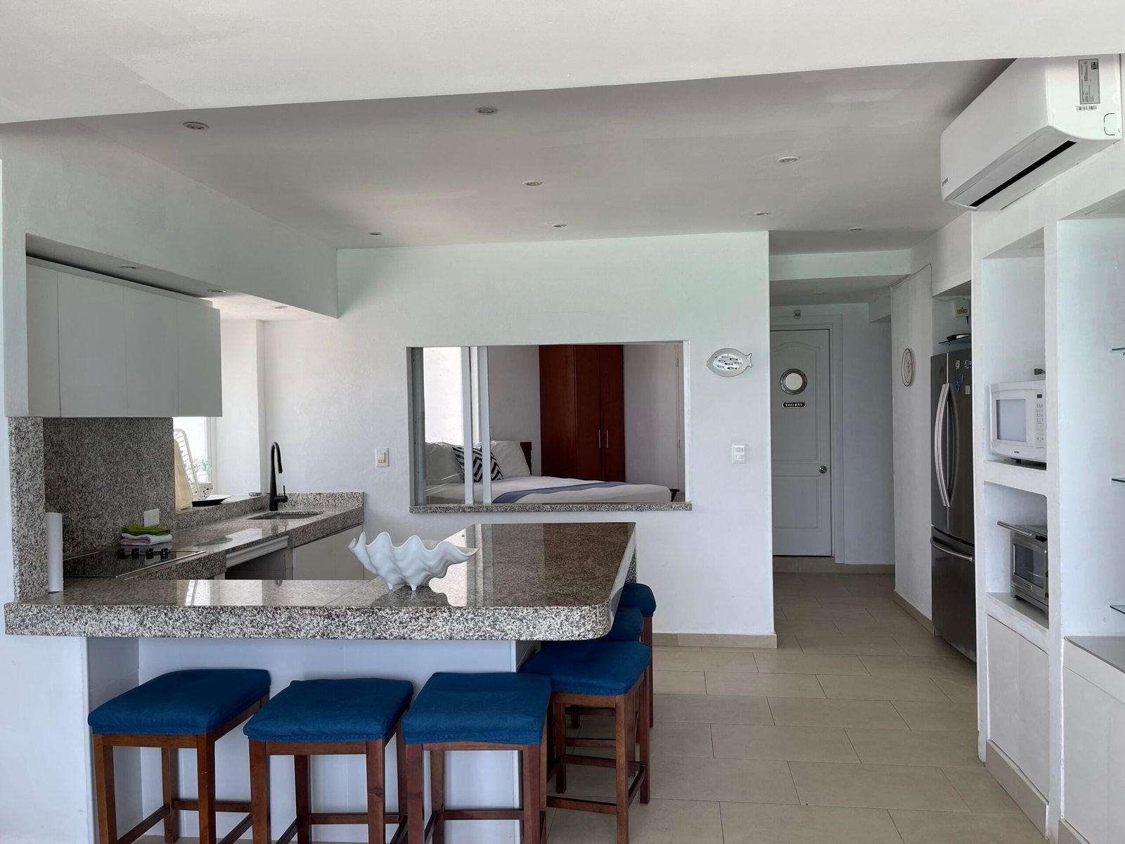 Newly remodel Luxury Suite. Ocean front4105 banner 9