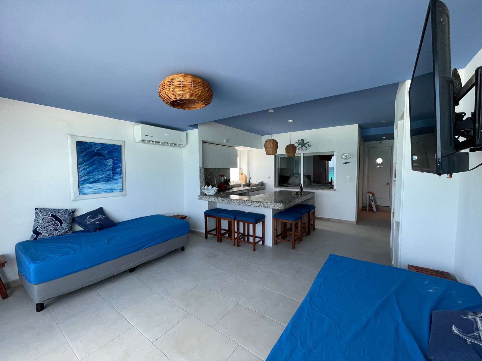 Newly remodel Luxury Suite. Ocean front4105 banner 48