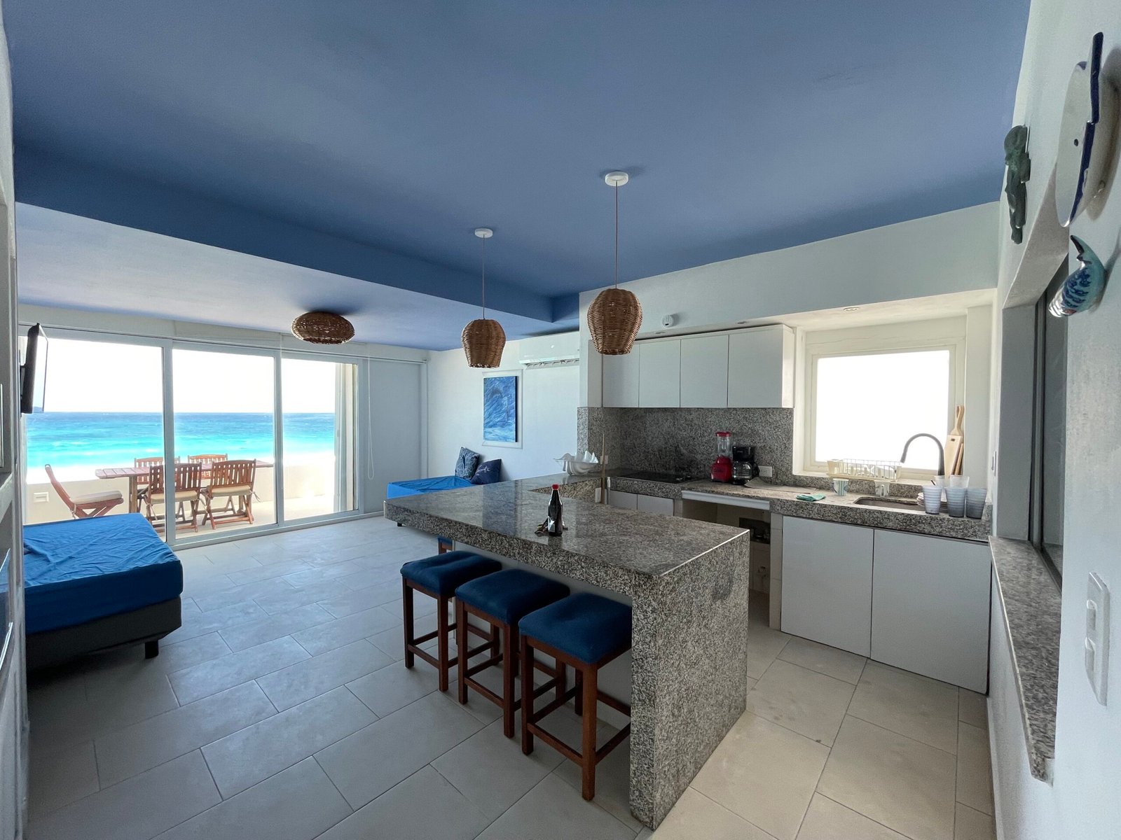Newly remodel Luxury Suite. Ocean front4105 banner 47