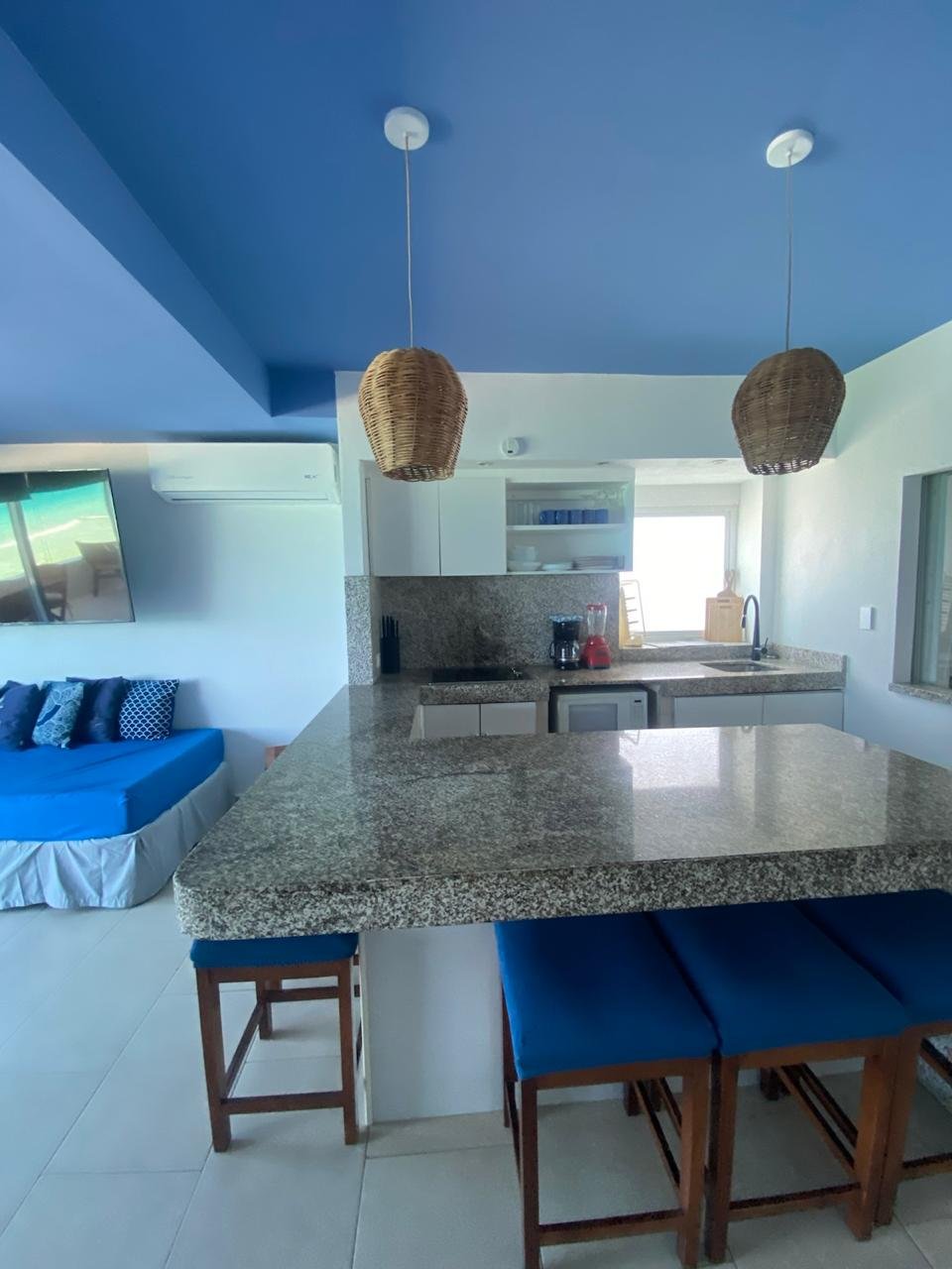 Newly remodel Luxury Suite. Ocean front4105 banner 29