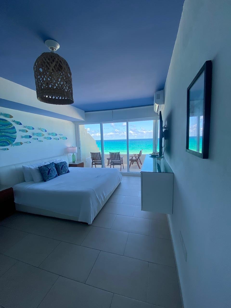 Newly remodel Luxury Suite. Ocean front4105 banner 19