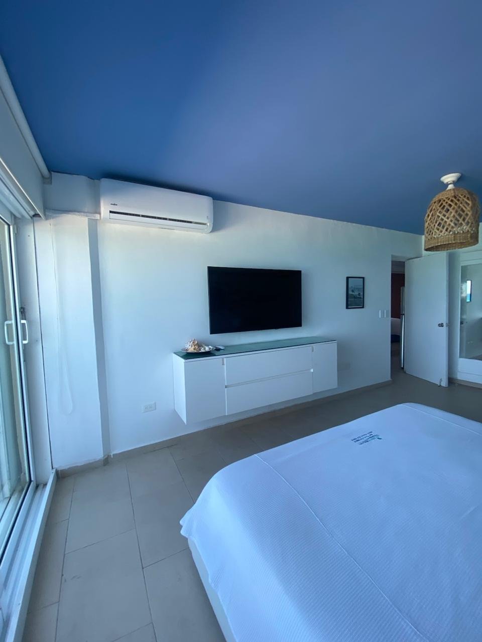 Newly remodel Luxury Suite. Ocean front4105 banner 20