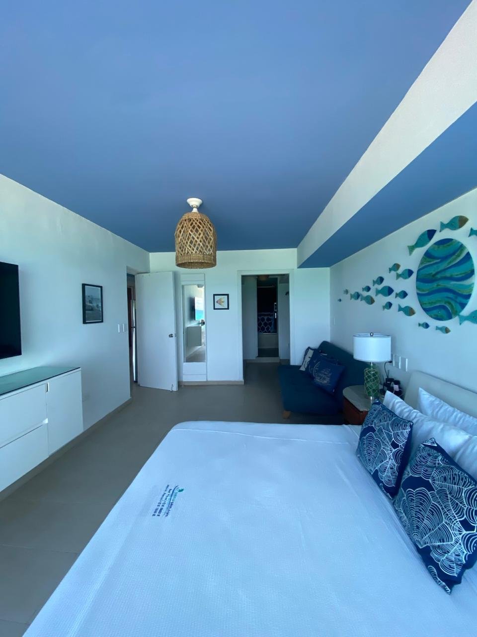 Newly remodel Luxury Suite. Ocean front4105 banner 22