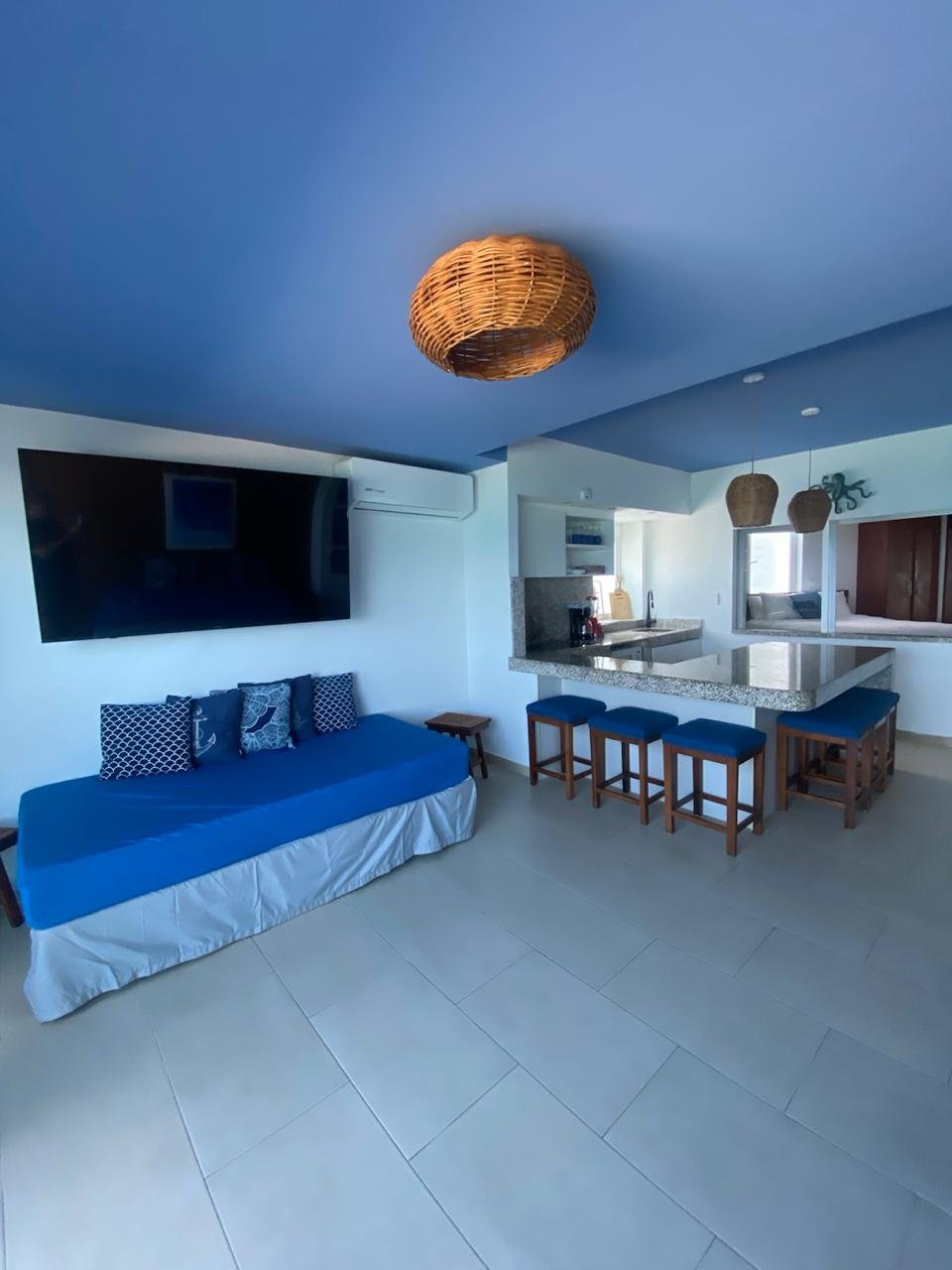Newly remodel Luxury Suite. Ocean front4105 banner 10