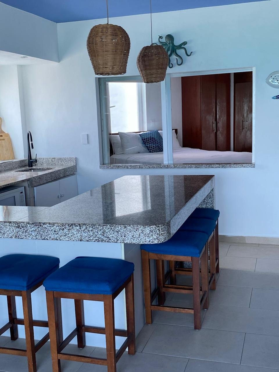 Newly remodel Luxury Suite. Ocean front4105 banner 12