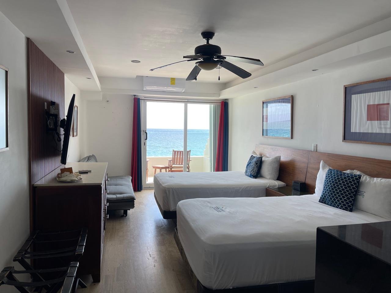 Recently remodeled studio by the sea.4104 banner 1