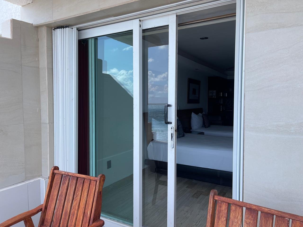 Recently remodeled studio by the sea.4104 banner 8